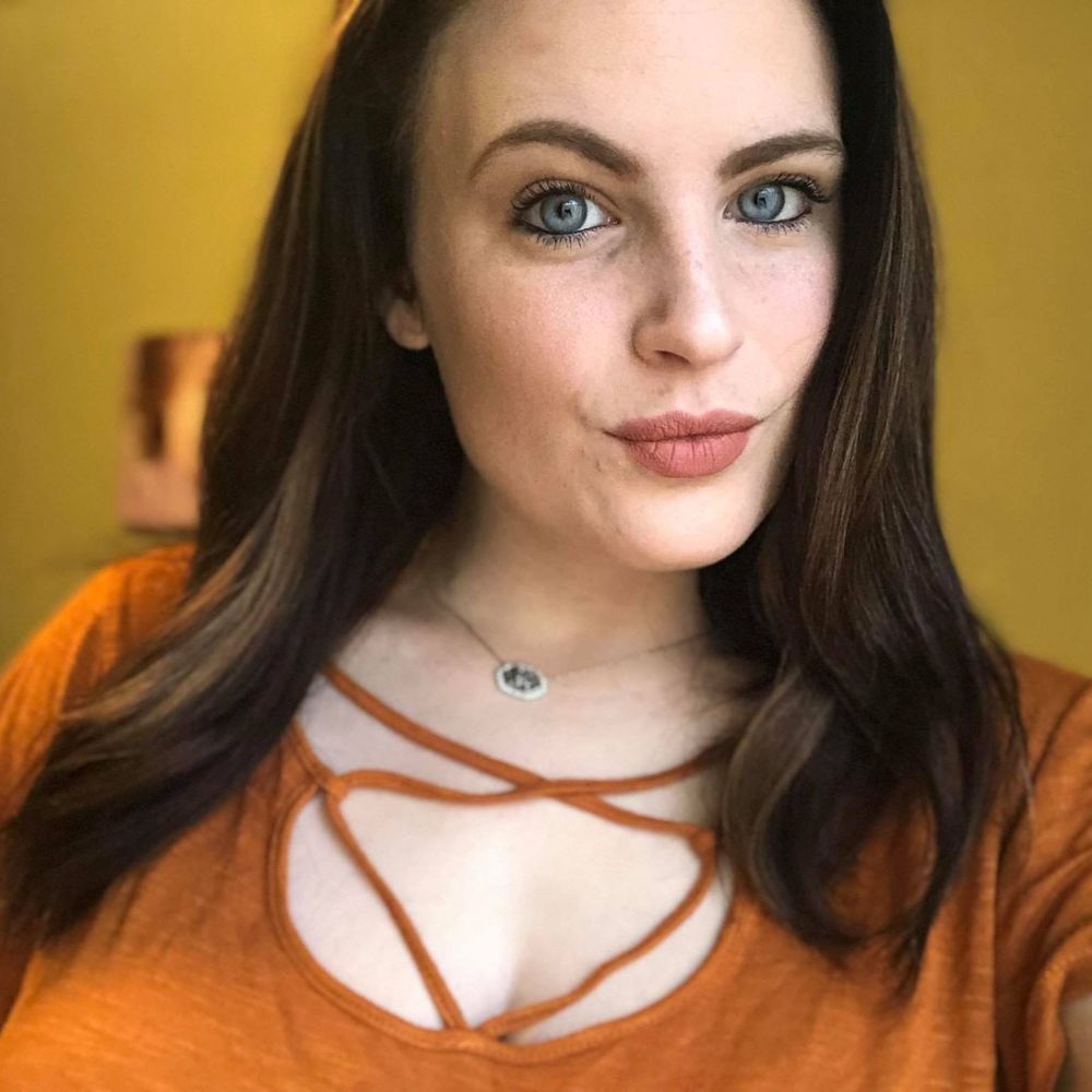 Meet your Posher, Alaina